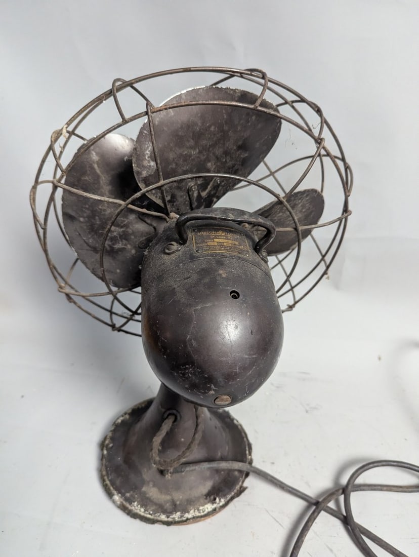 Vintage Emerson Electric Desk Fan Type 77646-AS Collectible 12 Inch Blades Industrial Style - 5