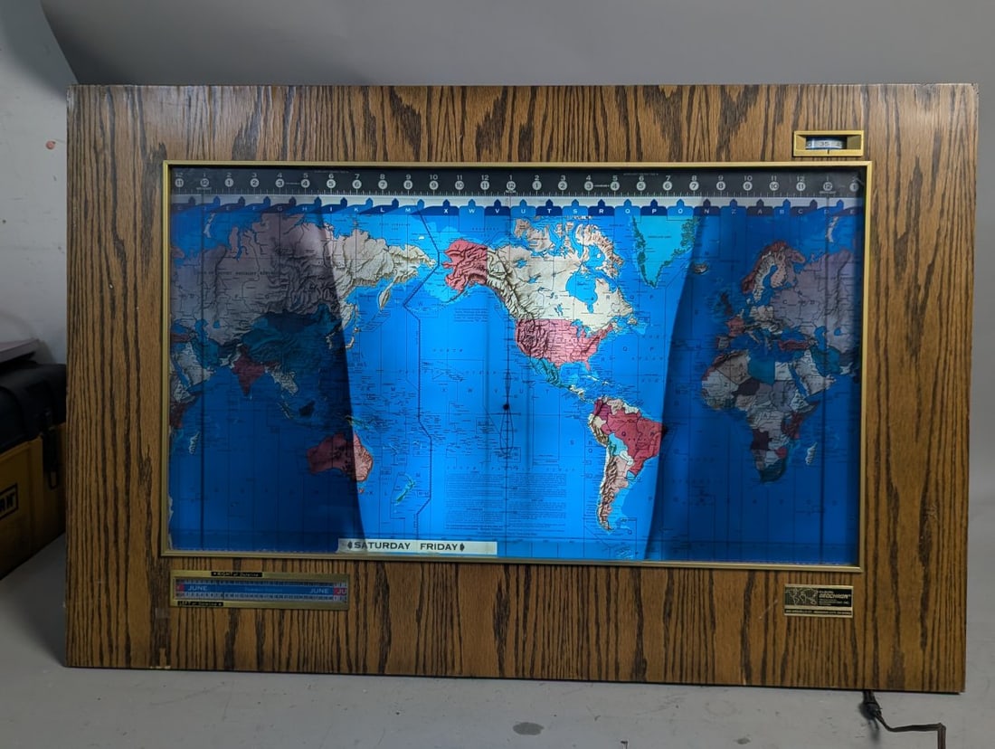 Vintage 1988 Kilburg Geochron Illuminated World Map Clock Collectible Decor: **Important** Please read below description on how to avoid high shipping costs. This stunning Vintage 1988 Kilburg Geochron Illuminated World Map Clock measures 35 x 23 x 5 inches. It lights up but