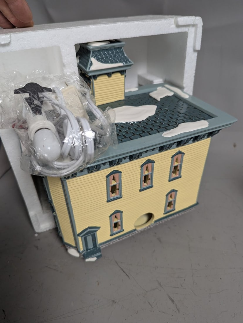 Department 56 Snow Village Italianate Villa Collection Lights Holiday Decor - 5