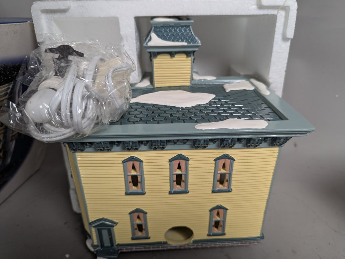Department 56 Snow Village Italianate Villa Collection Lights Holiday Decor - 6