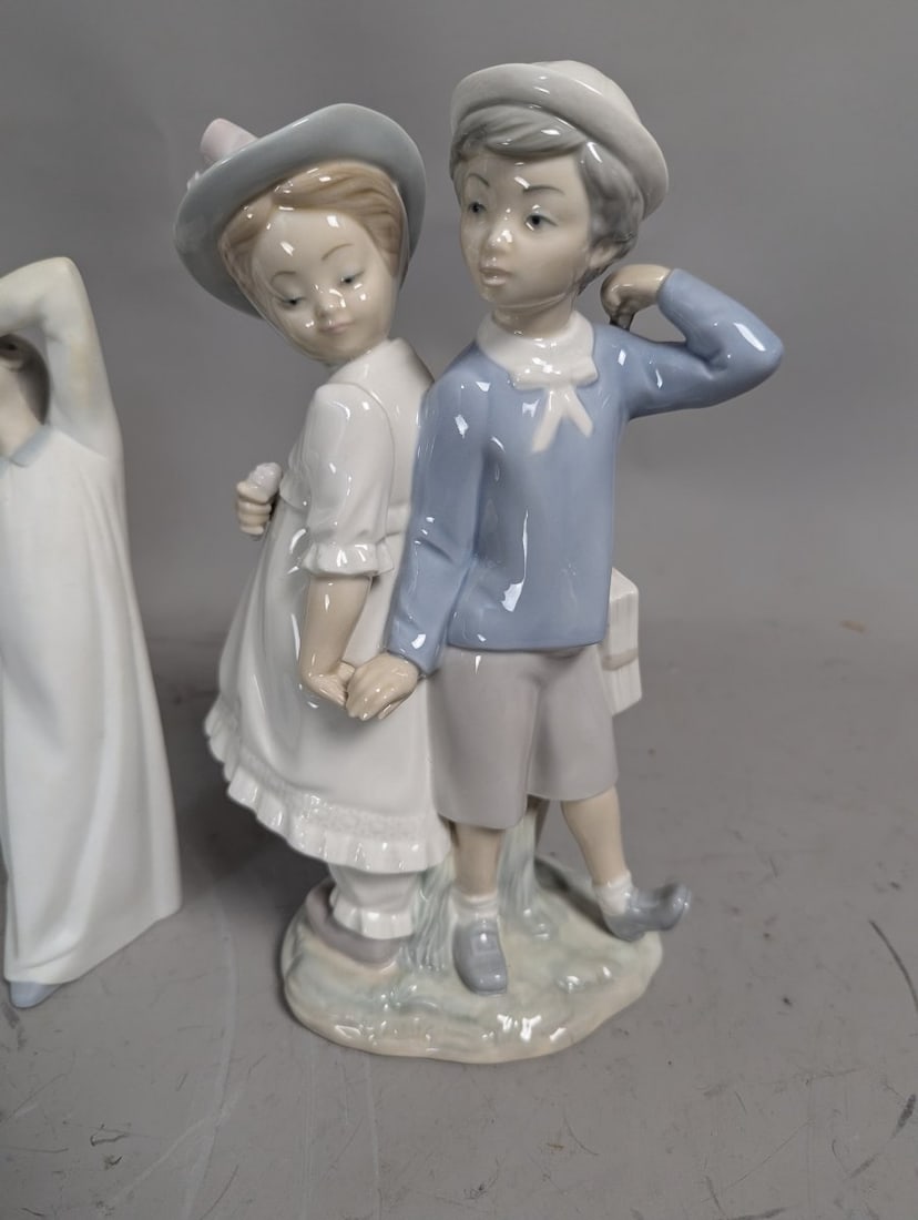 LladrÃ³ Porcelain Figurine Collection Hebrew Student Nurse Sleepy Boy Couple - 2