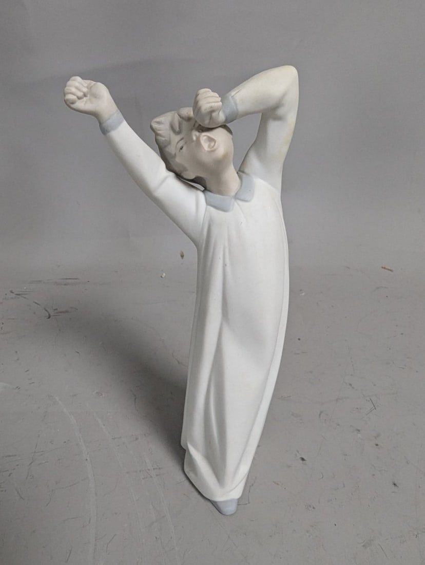 LladrÃ³ Porcelain Figurine Collection Hebrew Student Nurse Sleepy Boy Couple - 5