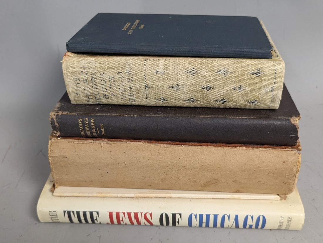 Chicago History Lot of 5 Assorted Books Including M. M. Quaife and Irving Cutler Titles: **Important** Please read below description on how to avoid high shipping costs. Explore the rich history of Chicago with this lot of 5 assorted books. The largest book measures 10 x 8 x 2 inches.
