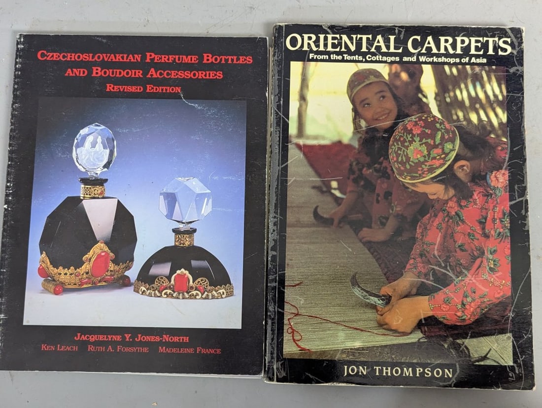 Lot 16 Antique and Collectable Assorted Guides and Books - 3