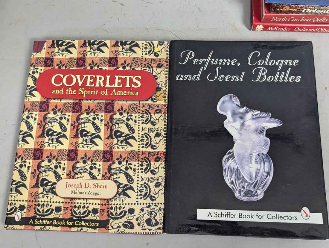 Lot 16 Antique and Collectable Assorted Guides and Books - 5