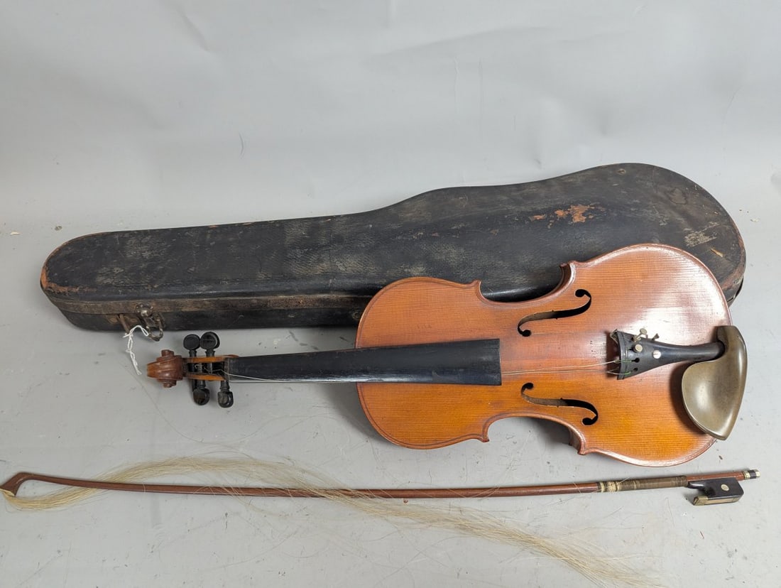 Vintage Unmarked Full-Size Violin with Japan Bow and Hardshell Case for Restoration (1 of 8)