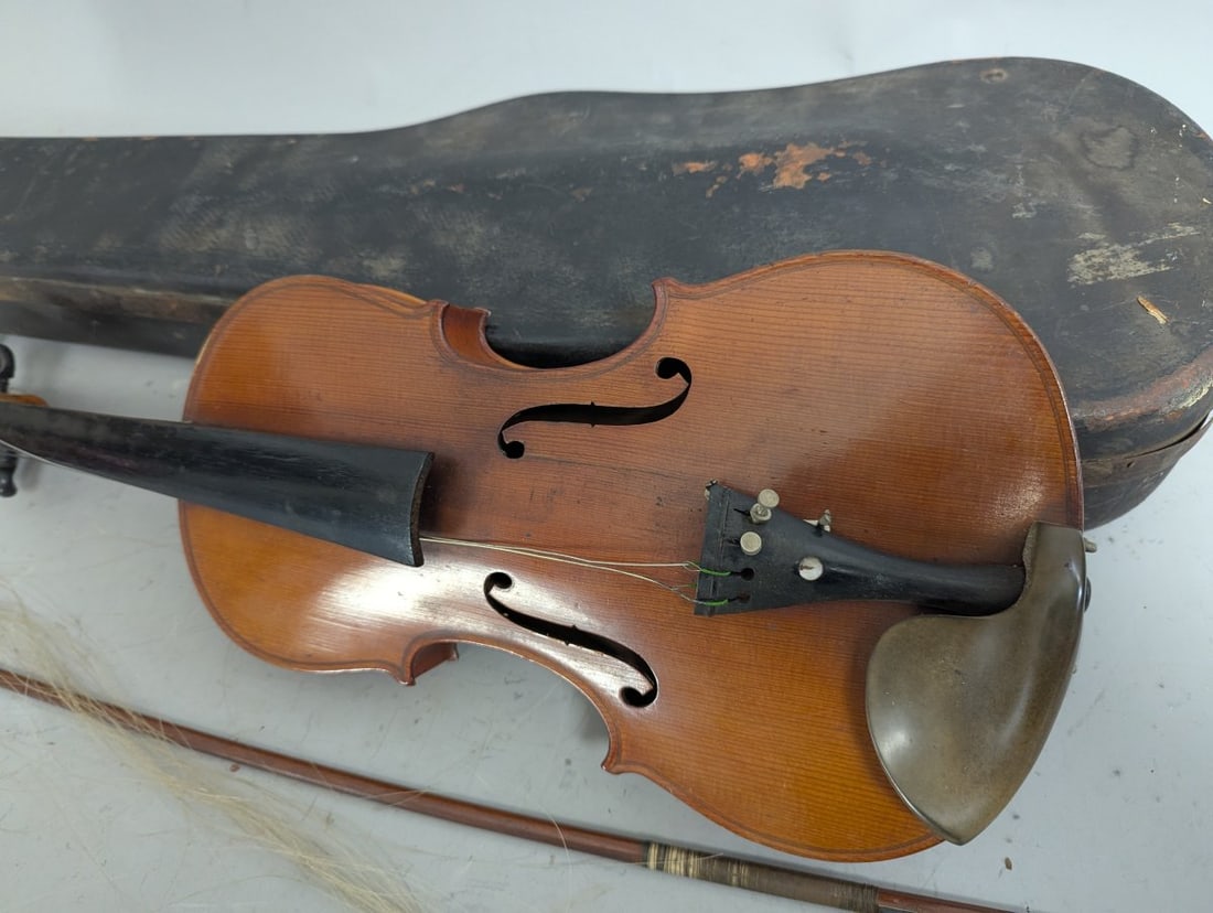 Vintage Unmarked Full-Size Violin with Japan Bow and Hardshell Case for Restoration - 2