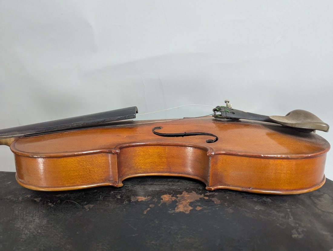 Vintage Unmarked Full-Size Violin with Japan Bow and Hardshell Case for Restoration - 3