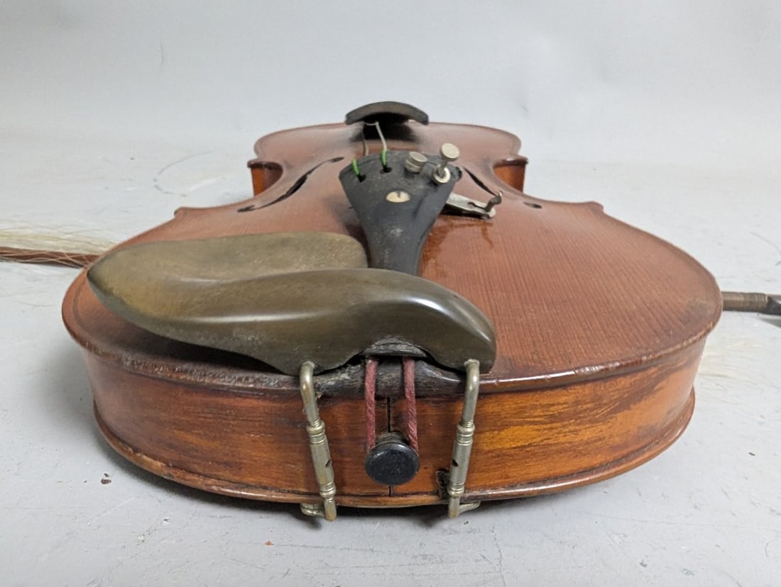 Vintage Unmarked Full-Size Violin with Japan Bow and Hardshell Case for Restoration - 7