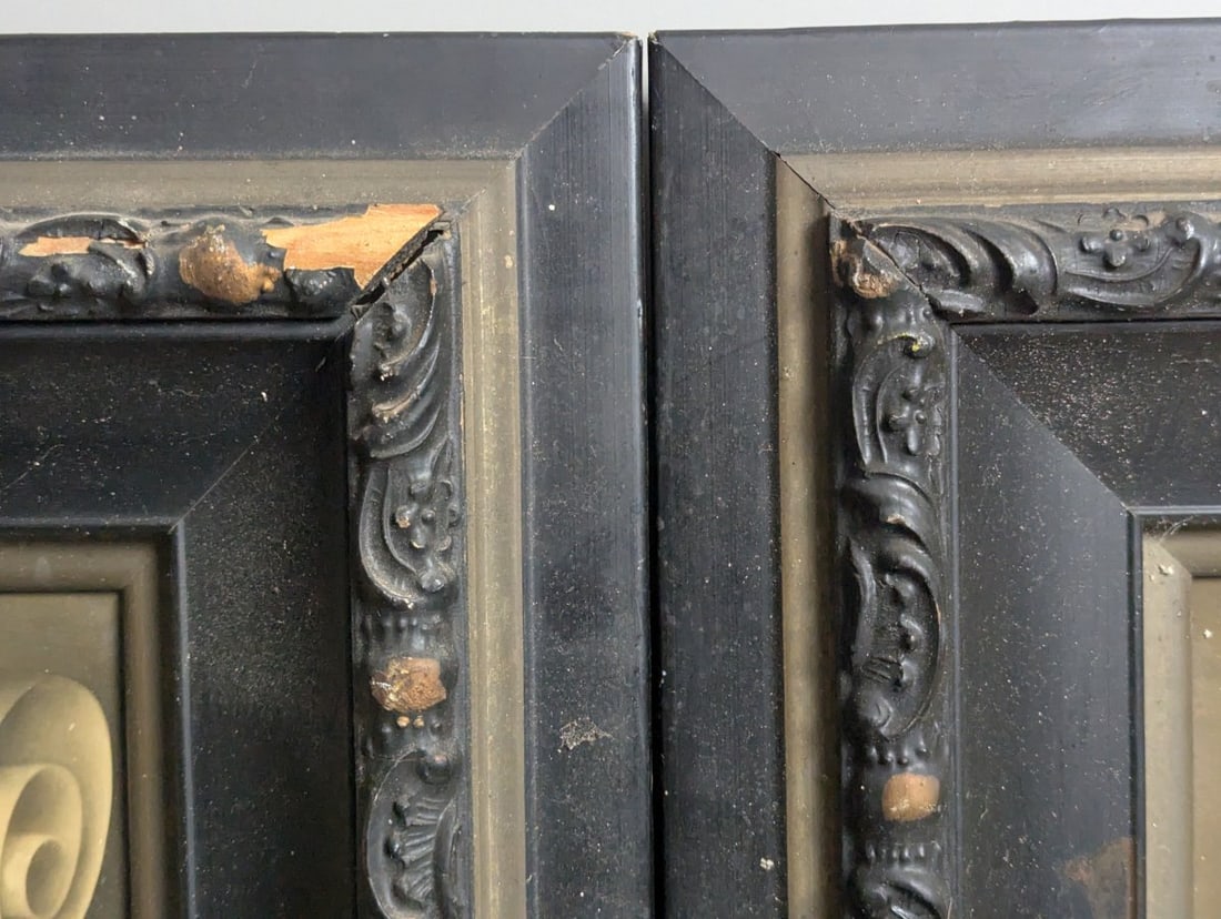 Matching Pair of Victorian Crayon Portraits in Ornate Frames - 6