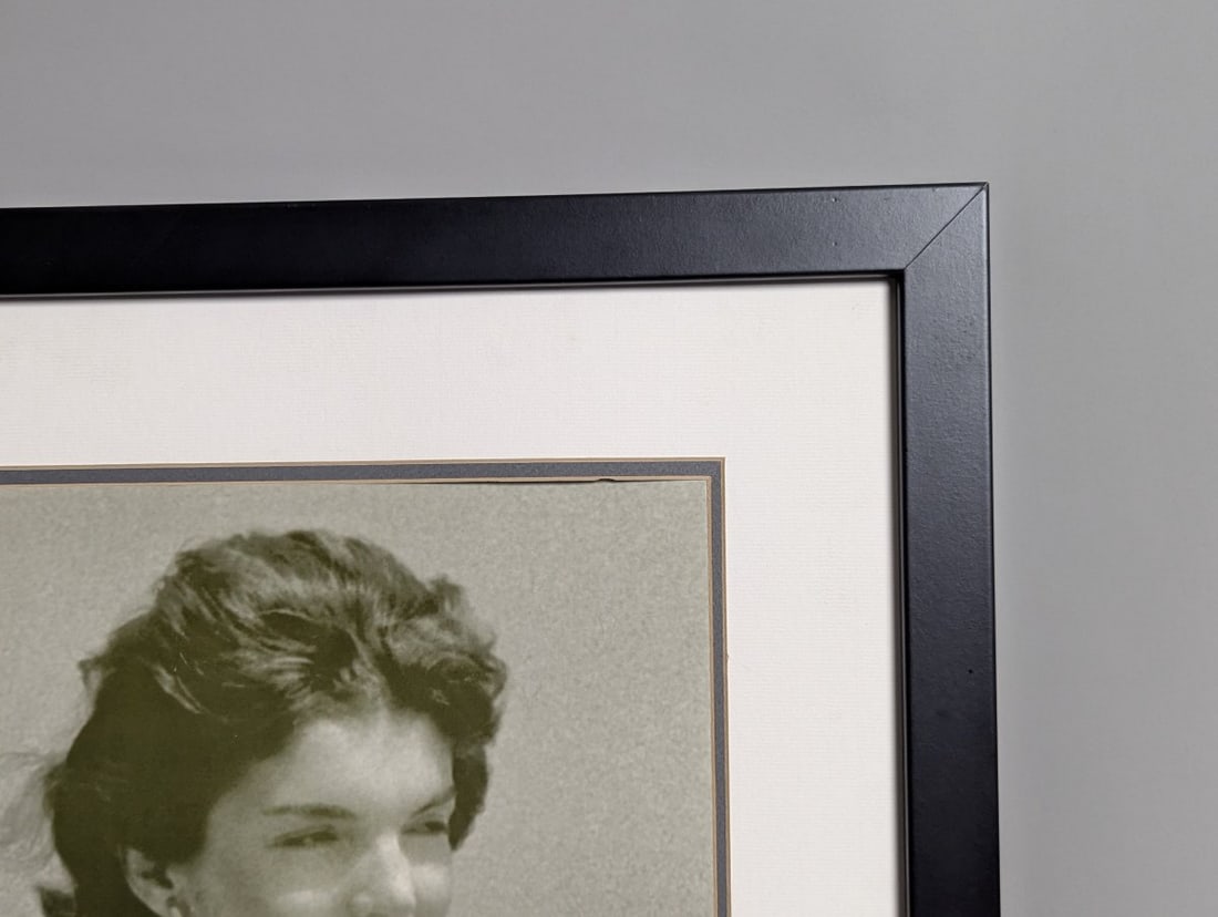 Framed Reproduction Photograph of John F Kennedy and Jacqueline Bouvier by Hy Peskin - 9