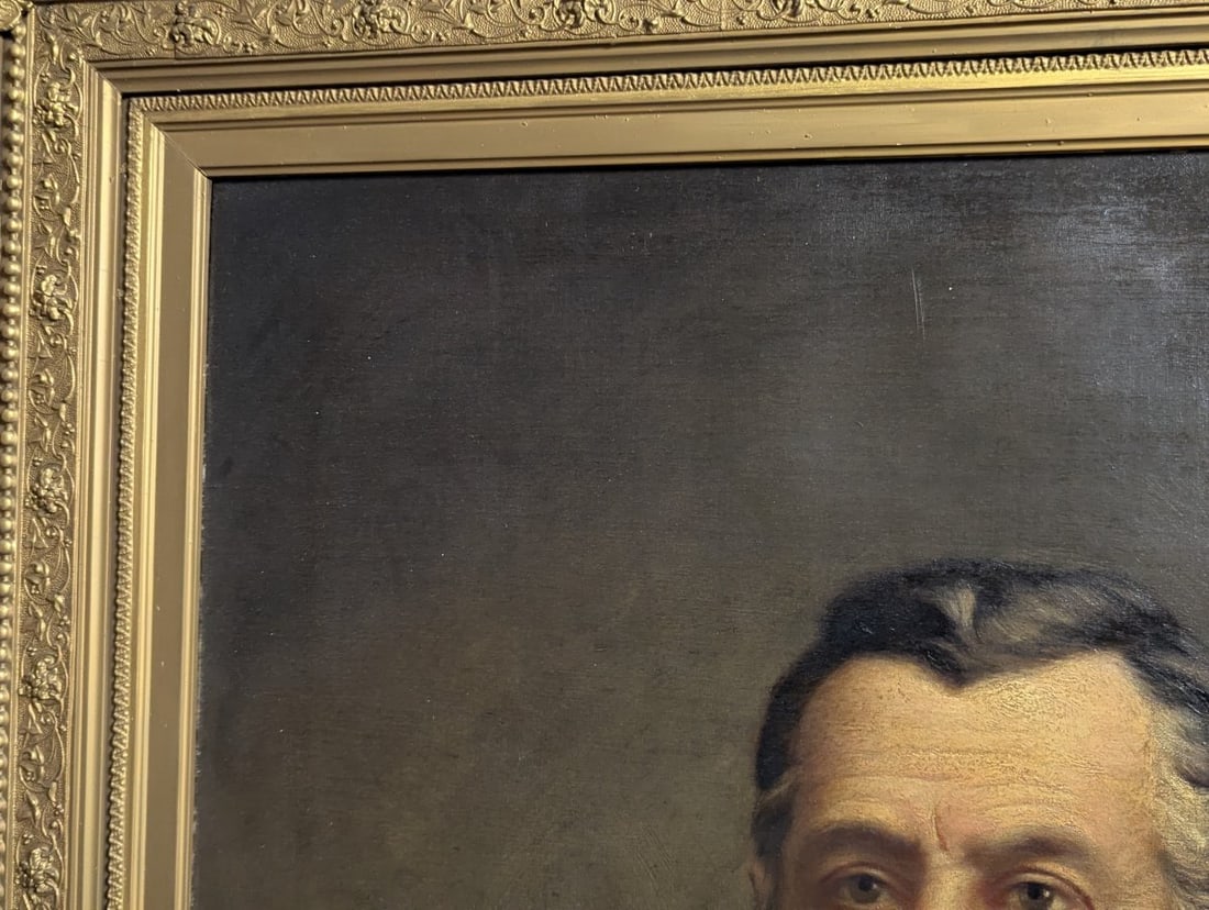 Antique 19th Century Framed Oil Portrait of a Gentleman with Gilded Frame - 3