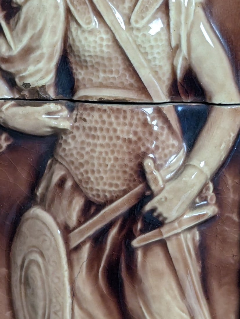 Antique French Victoire Majolica Tile Plaque by Choisy-le-Roi Decorative Arts - 4