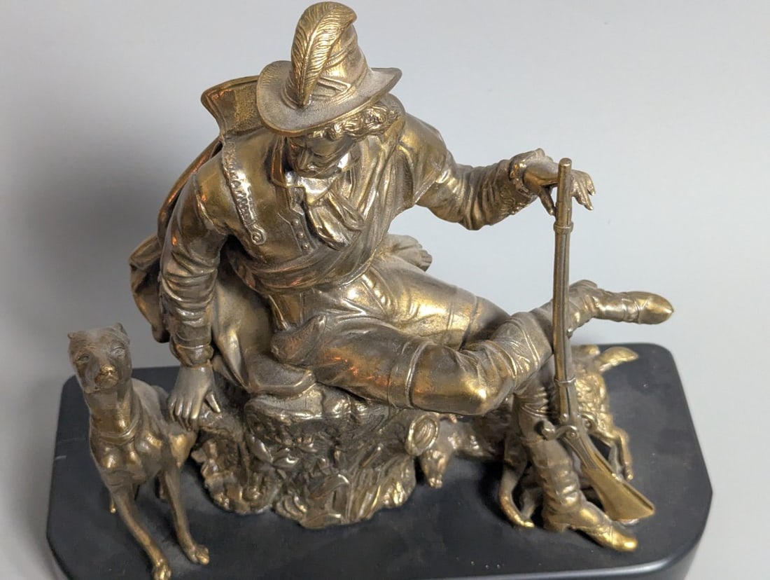 Antique Brass Sculpture of a Hunter with Dogs on Onyx Base Unmarked 19th Century - 2