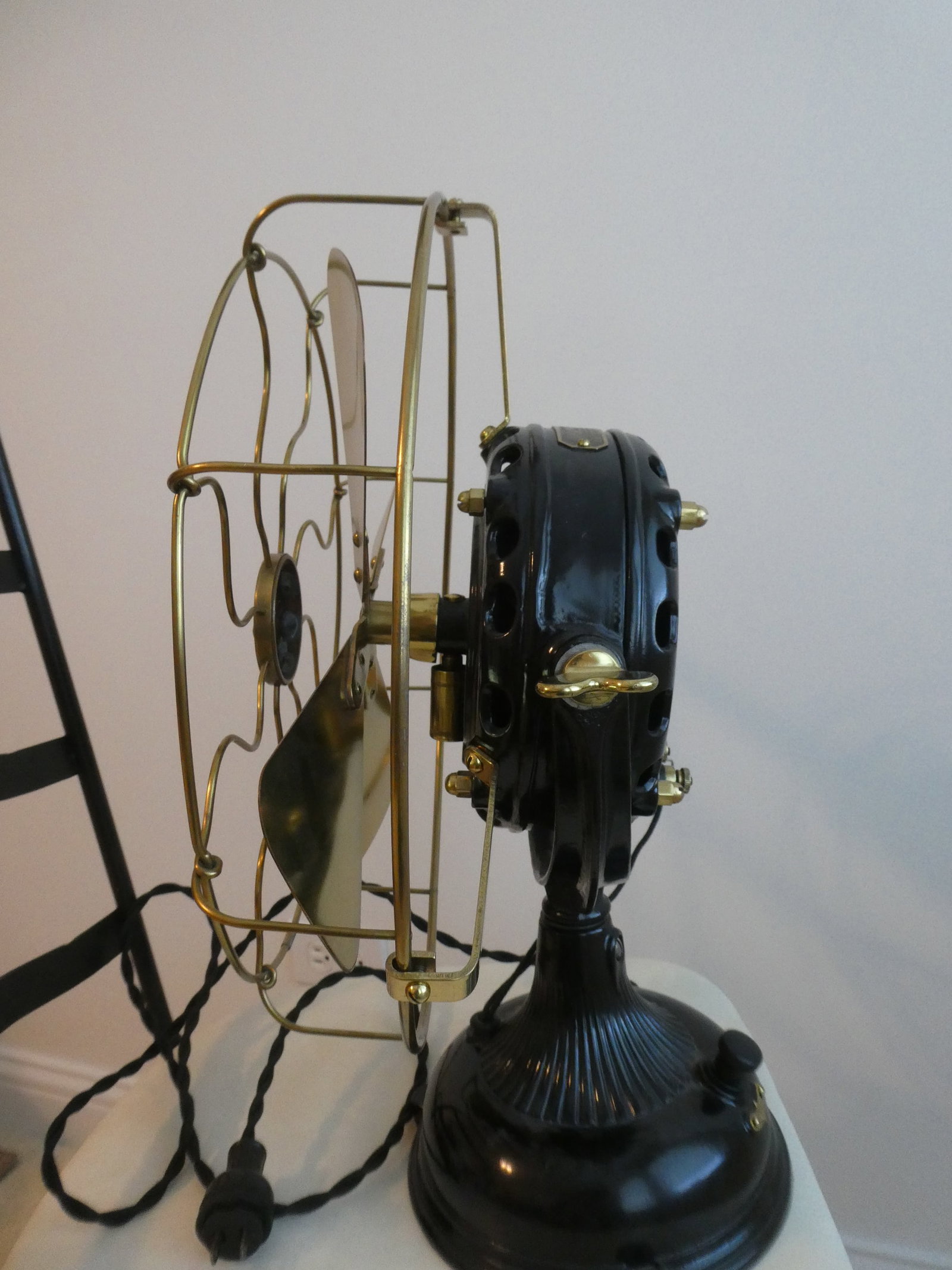 Antique GE General Electric Pancake Motor Brass Blade Electric Fan Type AK 433/BC - 9