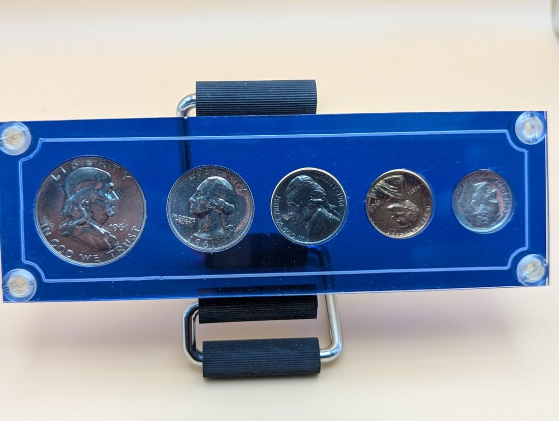 1961 US Mint Proof Set (90% Silver) - Excellent Condition - 5 Coin Set: **Important** Please read below description on how to avoid high shipping costs. Presenting a stunning 1961 United States Mint Proof Set, expertly crafted by the United States Mint with a total of