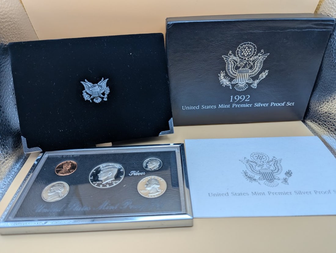 1992 United States Mint Premier Silver Proof Set Excellent Condition: **Important** Please read below description on how to avoid high shipping costs. Discover this complete 1992 United States Mint Premier Silver Proof Set, featuring an exquisite selection of coins all
