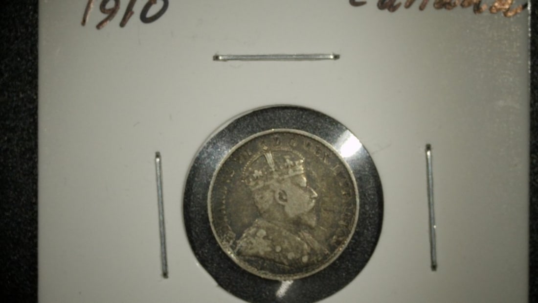 1910 Canada 5 Cents Silver Coin Edward VII Very Fine Condition: **Important** Please read below description on how to avoid high shipping costs. This exquisite 1910 Canada 5 Cents Silver Coin features the iconic portrait of King Edward VII, beautifully designed