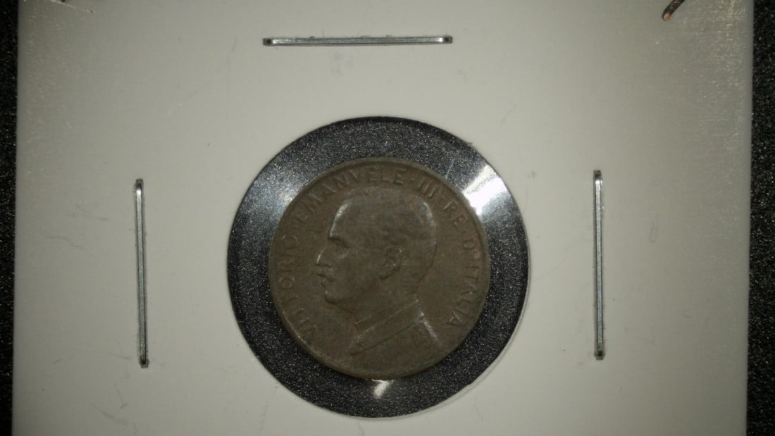 1909 Italy 1 Centesimo Vittorio Emanuele III Bronze Coin - Very Fine Grade: **Important** Please read below description on how to avoid high shipping costs. Up for auction is a 1909 Italy 1 Centesimo coin featuring the portrait of King Victor Emmanuel III. This bronze coin,