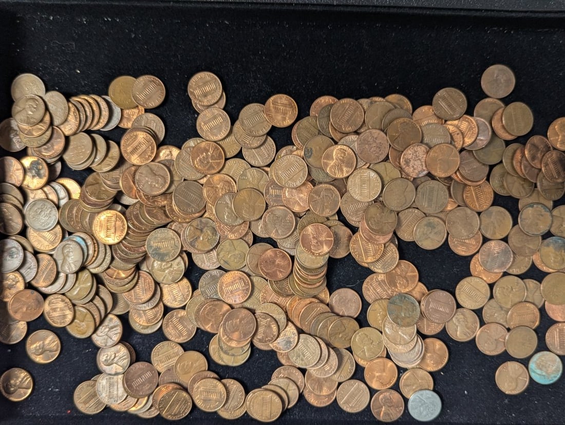 Bulk Lot of Pre-1982 Lincoln Memorial Copper Cents - Fair Condition, 2.6 lbs - VDB & Gasparro (1 of 2)