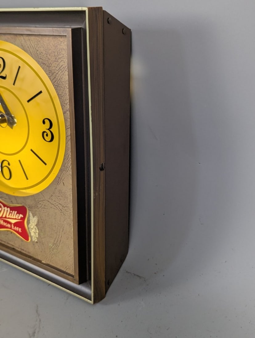 Vintage Miller High Life Lighted Advertising Clock Breweriana Bar Decor 1970s - 4