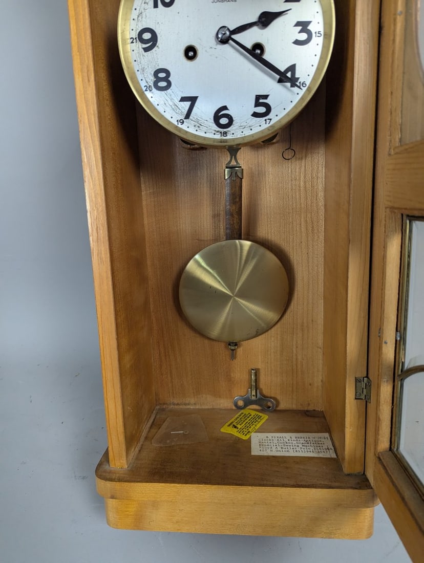 Junghans Art Deco Wall Clock Vintage Style with Pendulum and Key Working Condition - 5