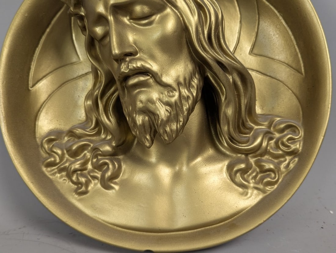 Vintage High-Relief Jesus Christ Wall Plaque Gold-Tone Art Deco Decor 13 Inch Diameter - 5