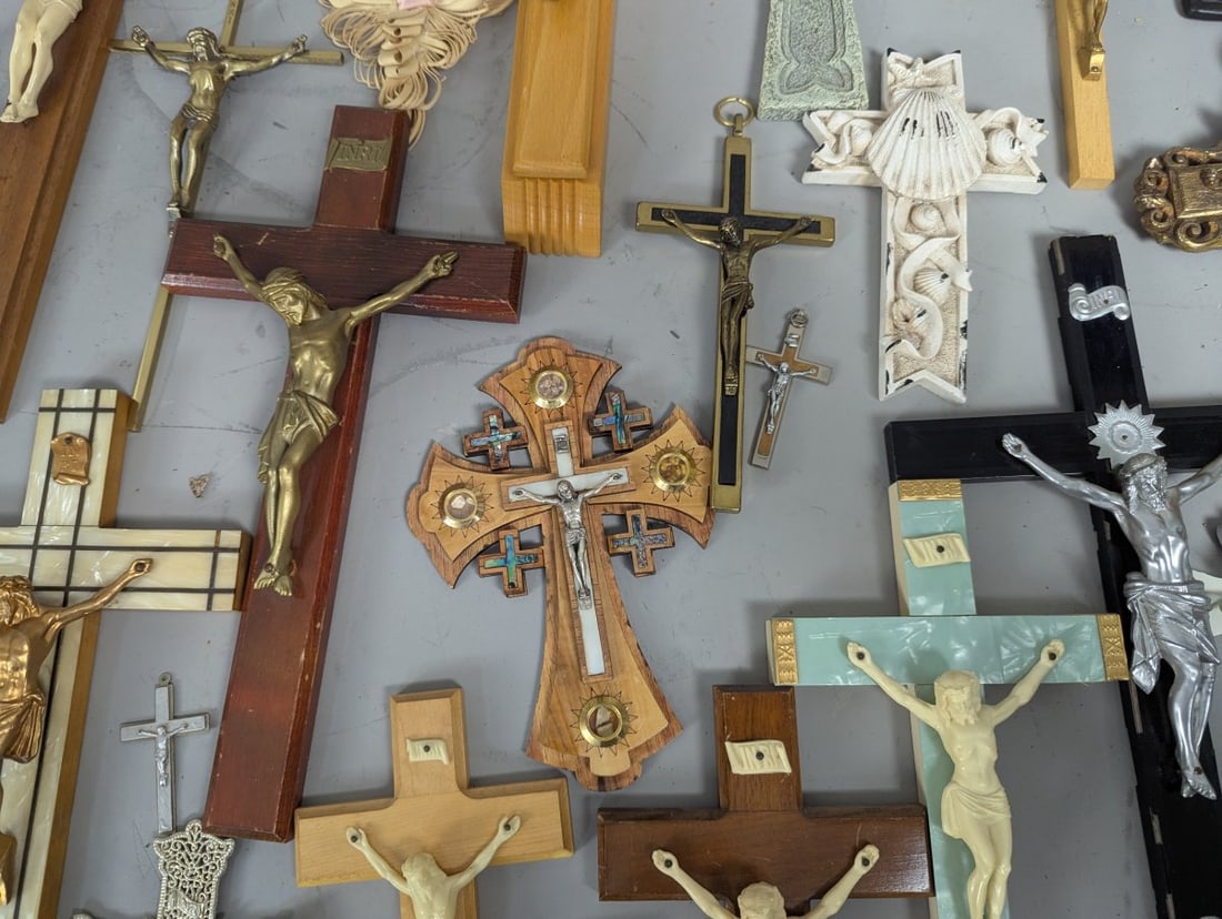 Large Collection of Vintage Crucifixes and Crosses - 10