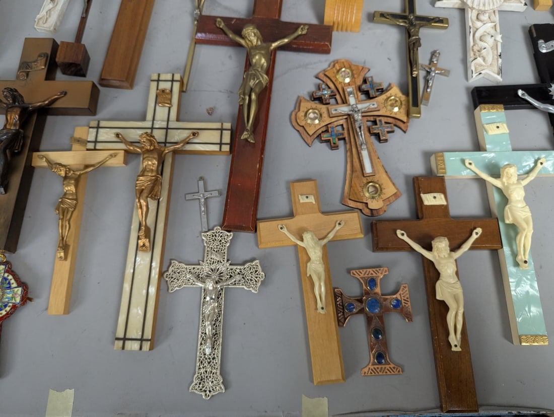 Large Collection of Vintage Crucifixes and Crosses - 13