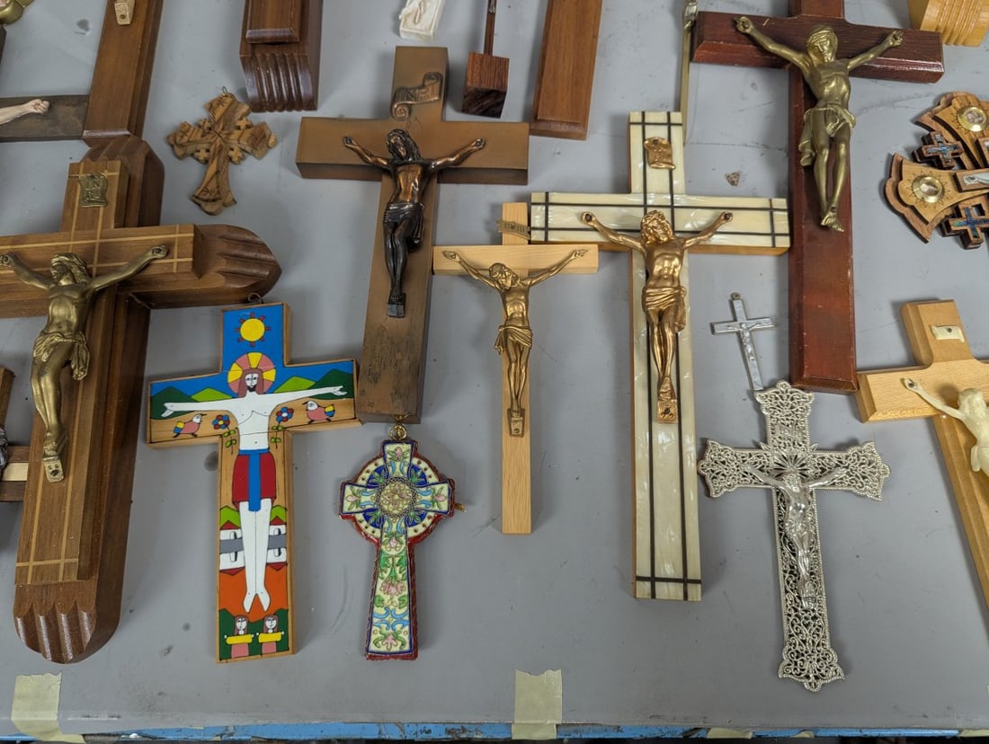 Large Collection of Vintage Crucifixes and Crosses - 14