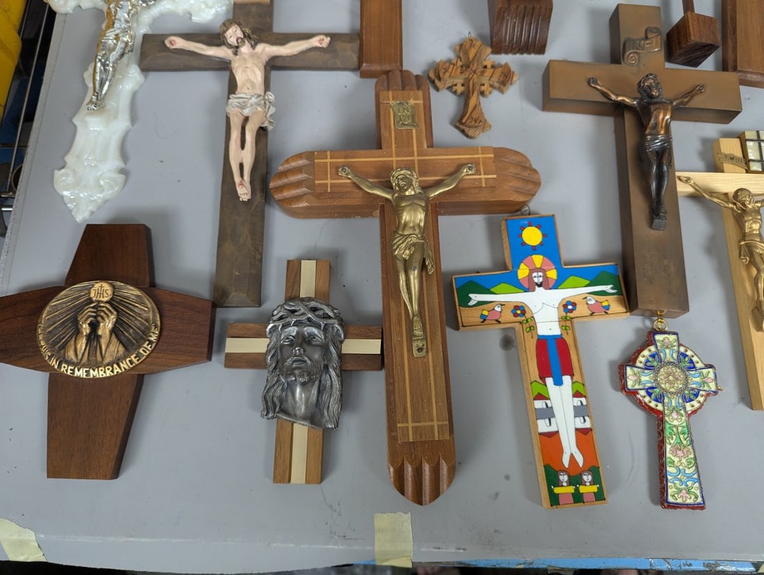 Large Collection of Vintage Crucifixes and Crosses - 15