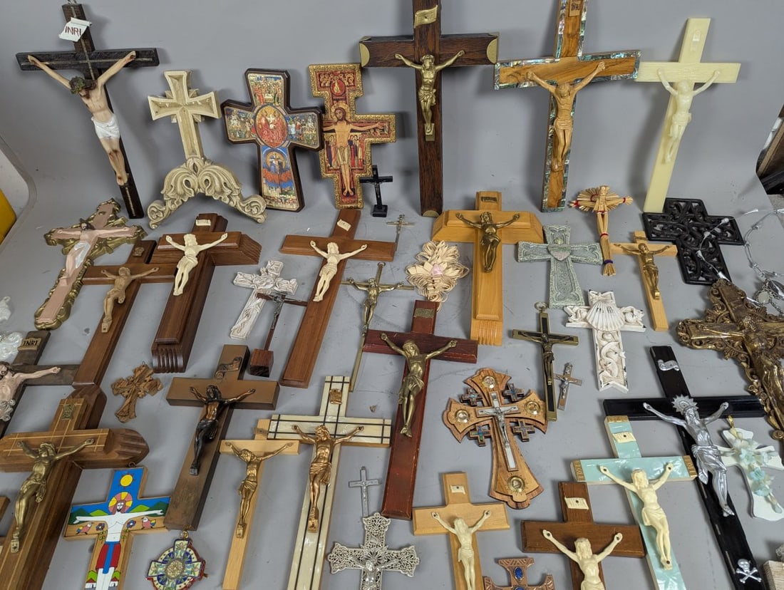 Large Collection of Vintage Crucifixes and Crosses (1 of 16)