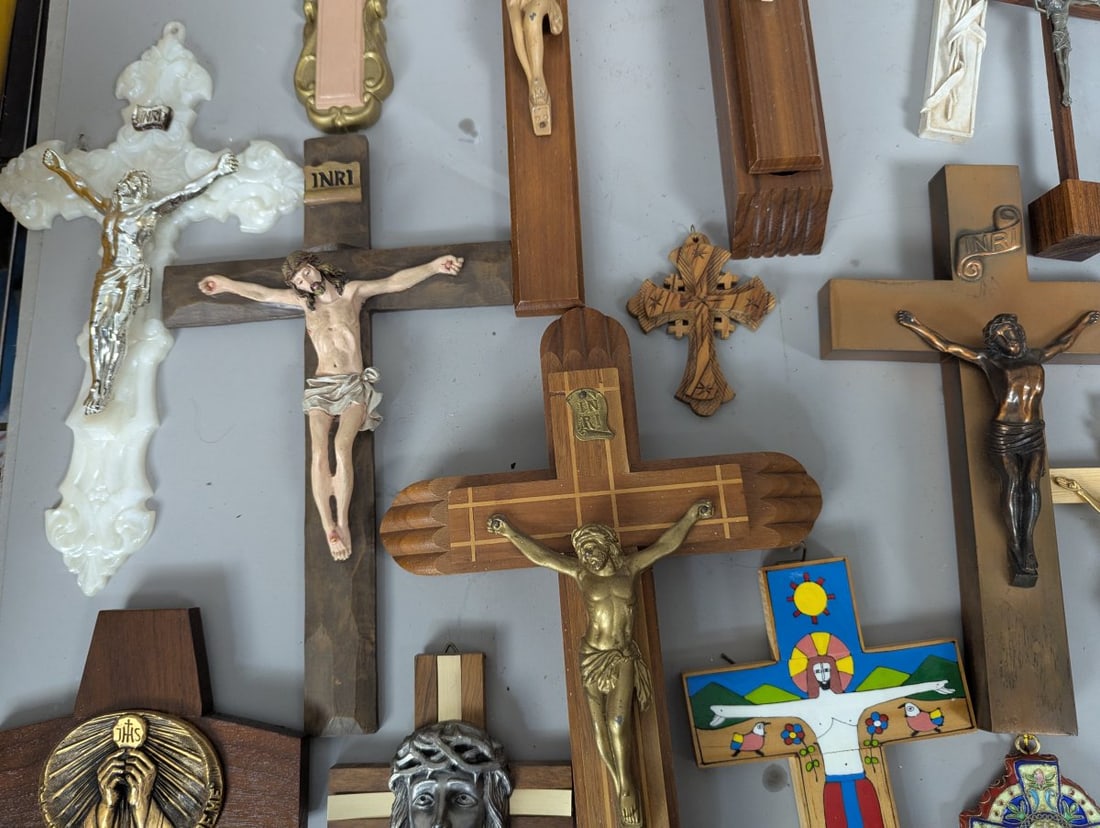 Large Collection of Vintage Crucifixes and Crosses - 8