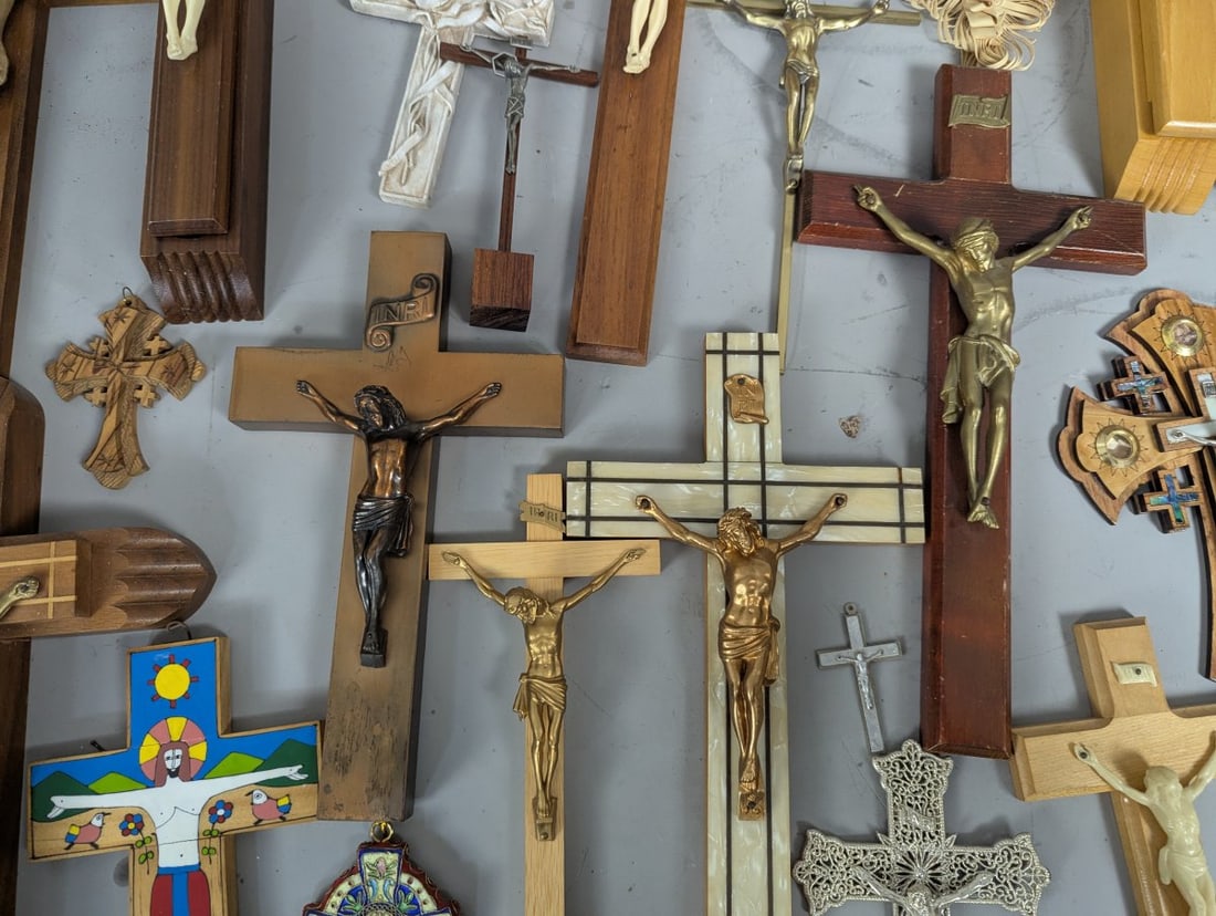 Large Collection of Vintage Crucifixes and Crosses - 9