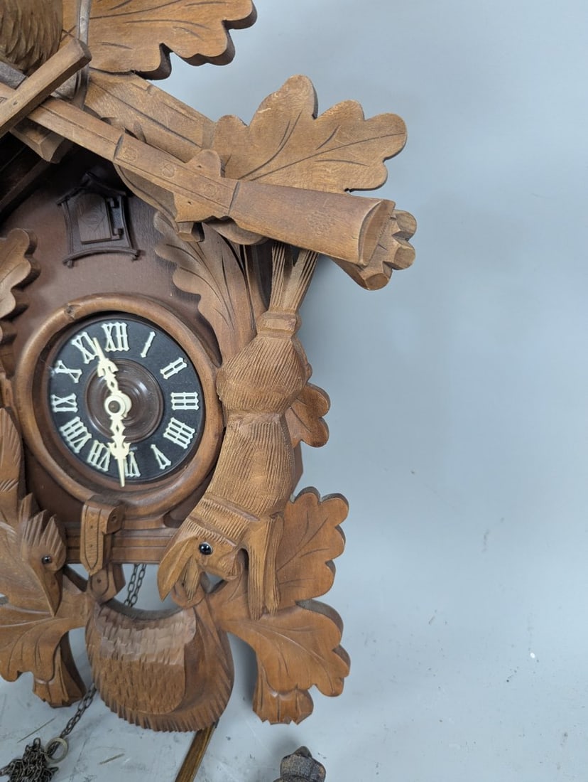 Vintage Regula Schmeckenbecher 8-Day Hunter Cuckoo Clock Collectible Black Forest Design - 5
