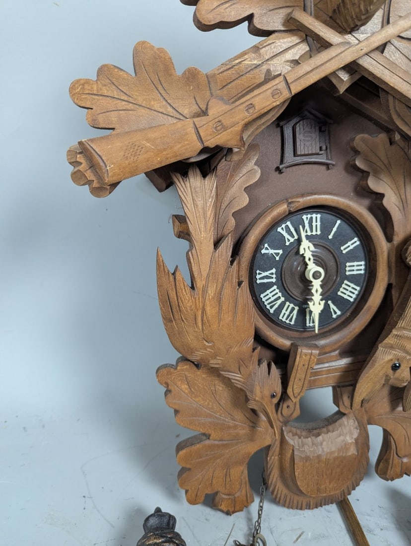 Vintage Regula Schmeckenbecher 8-Day Hunter Cuckoo Clock Collectible Black Forest Design - 6