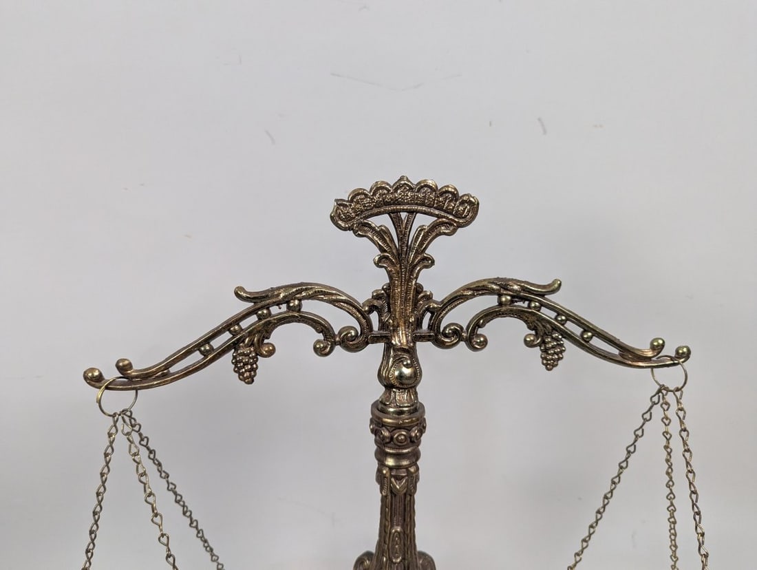Vintage Italian Decorative Balance Scale with Crystal Prisms and Marble Base - 2
