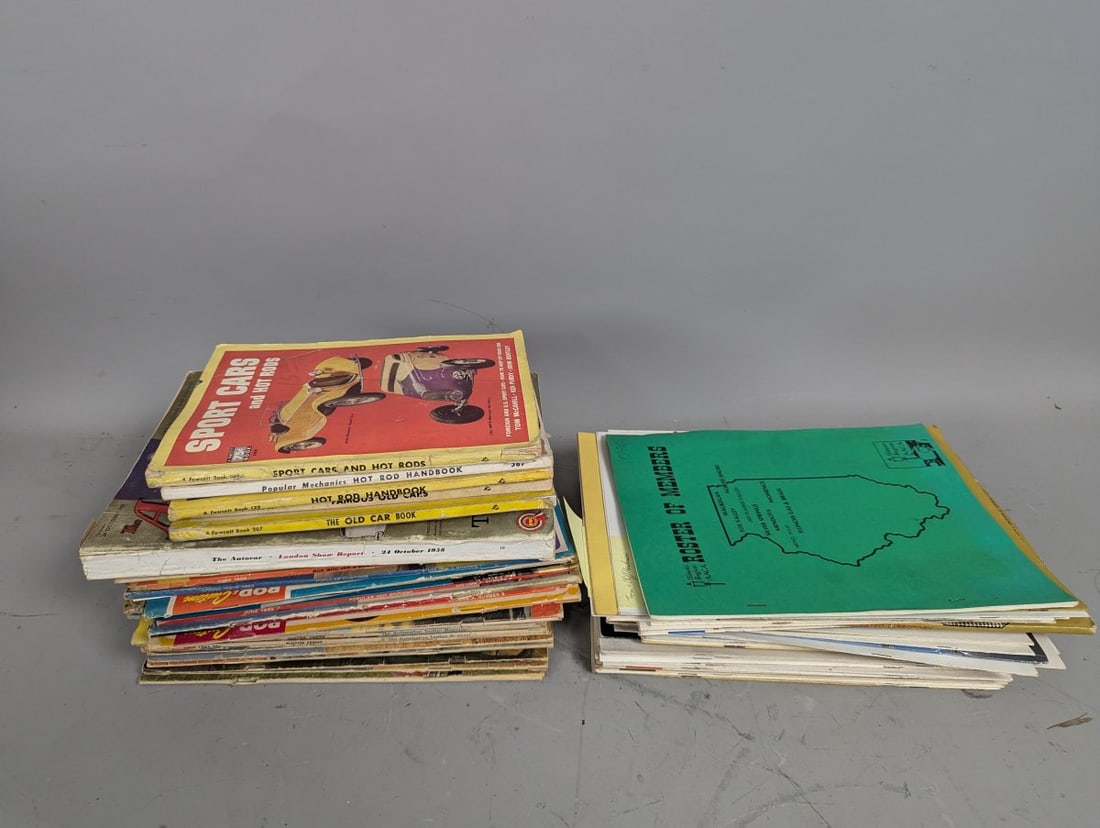 Vintage American Automotive Magazines Collection from 1950s-1960s, Includes Bulb Horn & Sidelights: **Important** Please read below description on how to avoid high shipping costs. Dive into automotive history with this extensive collection of 50+ vintage American magazines from the 1950s and 1960s.