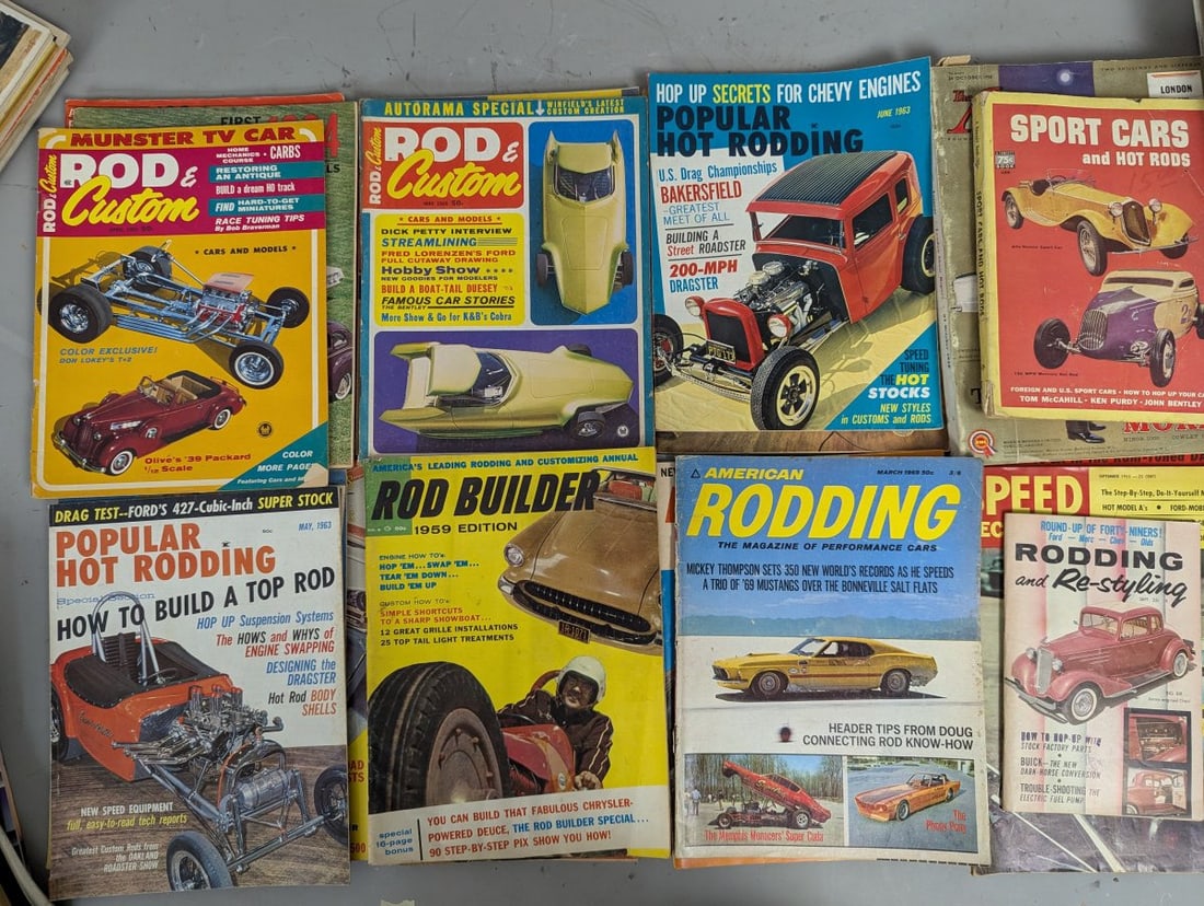 Vintage American Automotive Magazines Collection from 1950s-1960s, Includes Bulb Horn & Sidelights - 8
