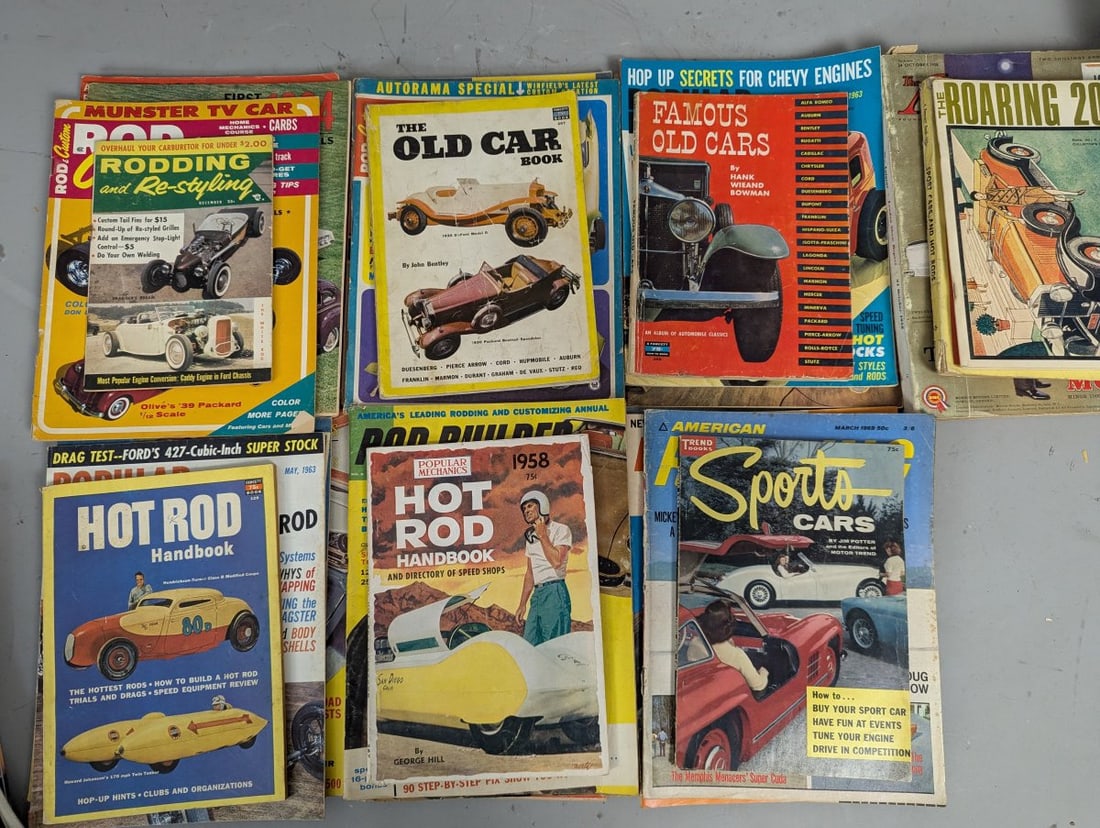 Vintage American Automotive Magazines Collection from 1950s-1960s, Includes Bulb Horn & Sidelights - 9
