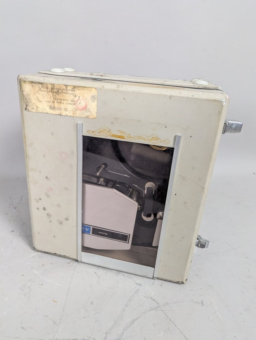 Sony Videocorder AV-3400 Portable Video Recorder Vintage for Parts or Restoration: **Important** Please read below description on how to avoid high shipping costs. As found. Good for parts or restoration. Dimensions: 12 x 11 x 7 inches. The Sony Videocorder AV-3400 is a