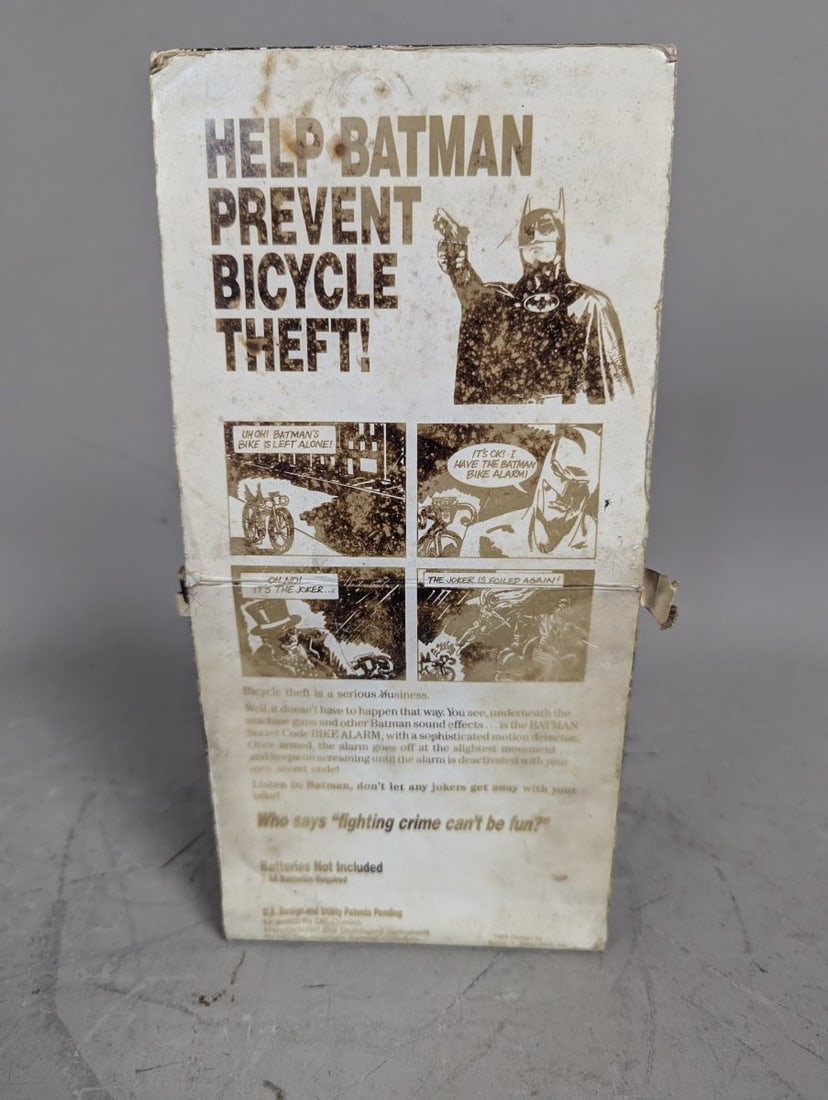 1989 Batman Secret Code Bike Alarm and Sonic Weapons Center DC Comics Collectible - 5