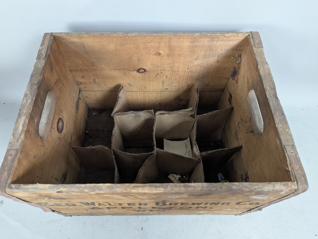 Vintage Geo Walter Brewing Co Wooden Beer Crate Appleton WI Collectible Decor - 2