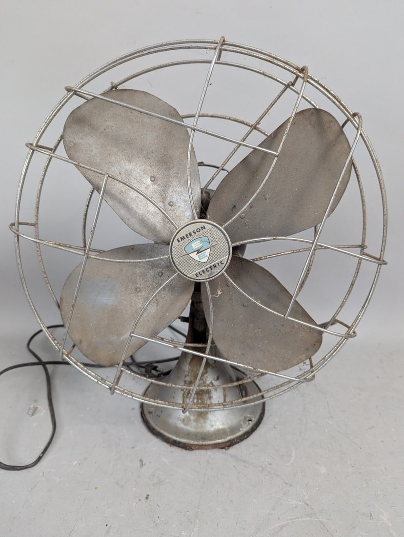 Vintage Emerson Electric Silver Swan Oscillating Fan Mid-Century 16 Inch Blades: **Important** Please read below description on how to avoid high shipping costs. Up for auction is a highly collectible Vintage Emerson Electric 'Silver Swan' Oscillating Fan (Model 79648SH).