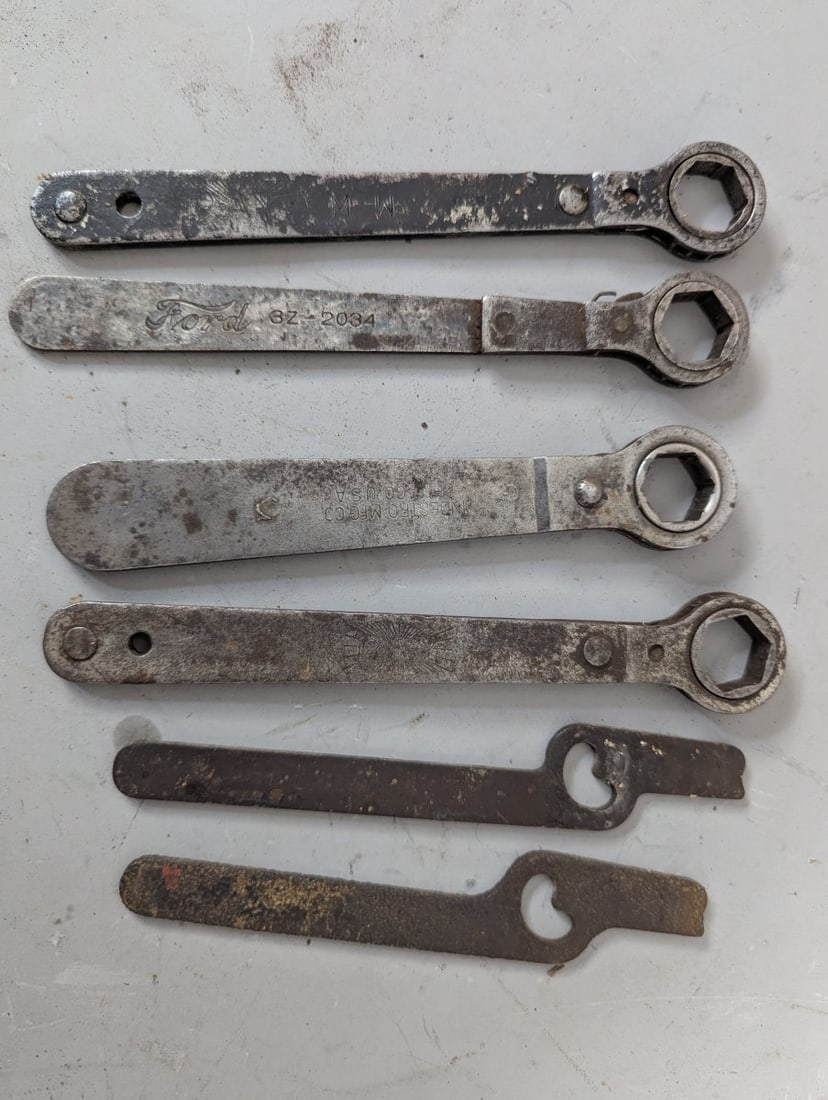 Vintage Automotive Wrench Collection Ford Indestro Ratcheting Specialty Tools (1 of 3)