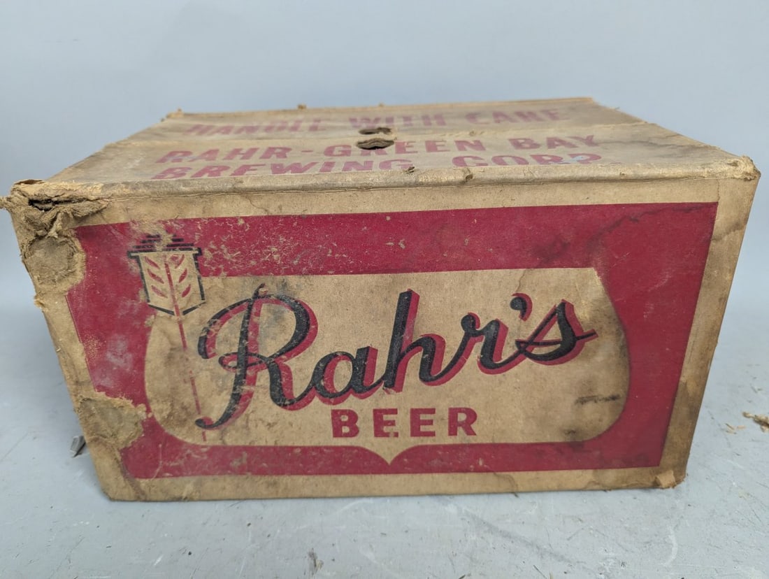 Vintage Rahr's Beer Cardboard Case with 7 oz. Bottle Collection from Green Bay Brewery: **Important** Please read below description on how to avoid high shipping costs. Discover a unique piece of breweriana history with this vintage Rahr's Beer cardboard case and collection of 7 oz.