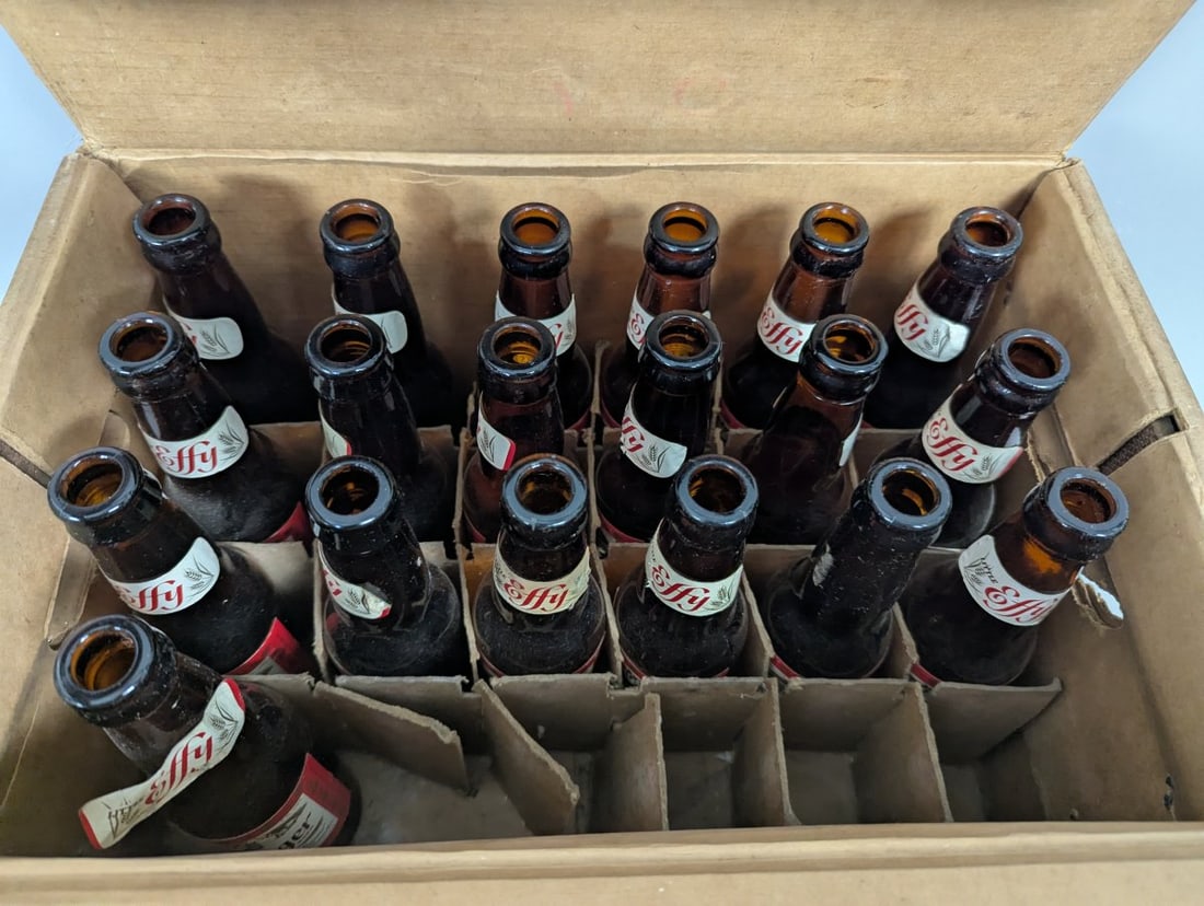 Vintage Effinger Beer Cardboard Case with 24 Little Effy Amber Glass Bottles Collectible Set - 3