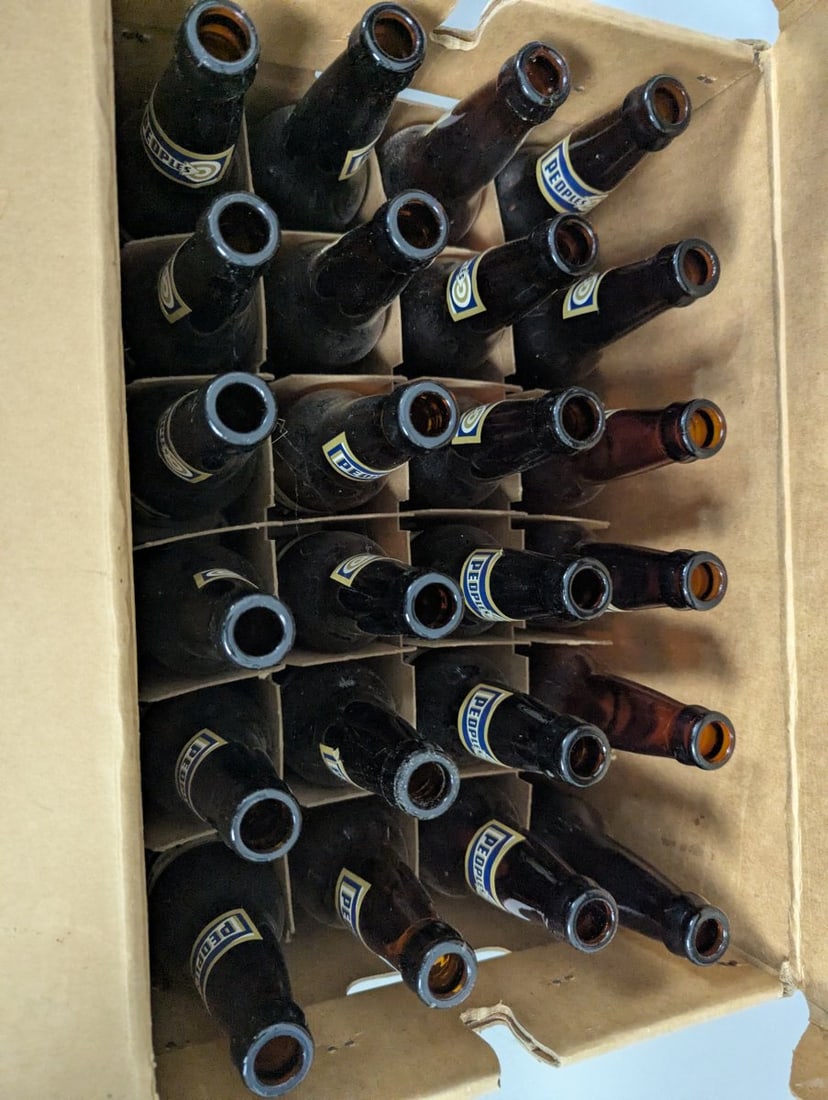 Vintage Peoples Beer Cardboard Case with 24 Empty Bottles from Oshkosh Brewing Co. - 3