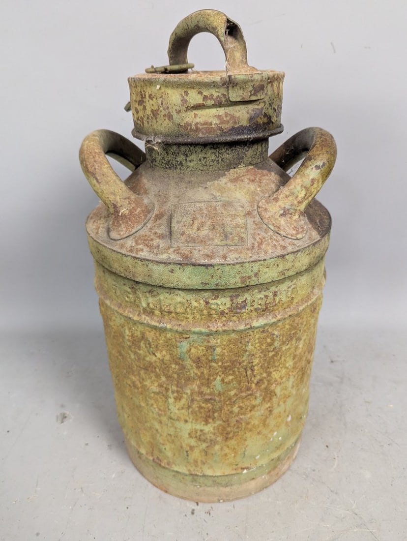 Vintage Waldham's & Co. Dairy Milk Can Rustic Decor Farmhouse Antique Collectible: **Important** Please read below description on how to avoid high shipping costs. This charming Vintage Waldham's & Co. Dairy Milk Can stands at 21 high x 10 1/2 diameter. With its extensive surface