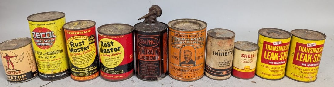 Vintage Automotive and Veterinary Cans Collection Garage Petroliana Dr. David Roberts (1 of 7)